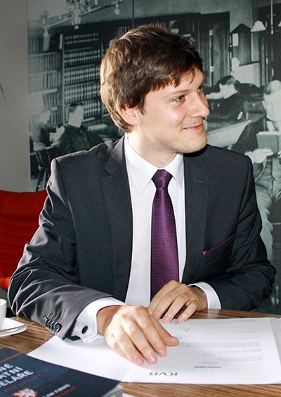 Mgr. Tomáš Hrstka - Specialista na energetiku Mgr. Tomáš Hrstka - Specialista na energetiku